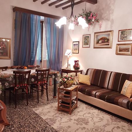 Апартаменты Casa Tarrini Кьянни Экстерьер фото
